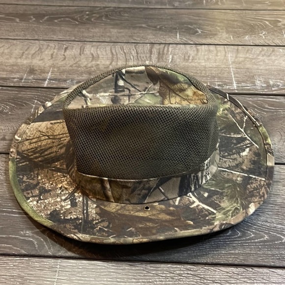 Signatures Camo and mesh Hat Men’s Size S/M - Picture 2 of 7